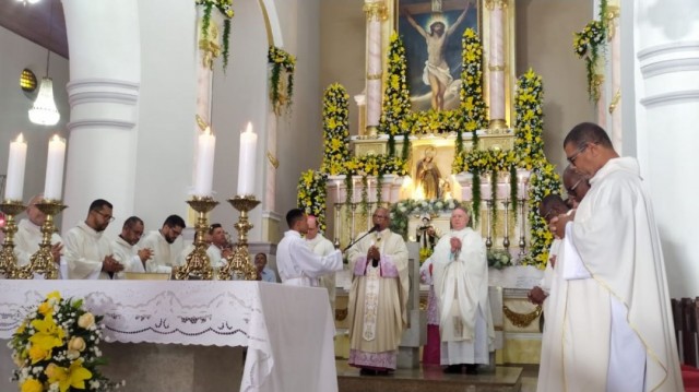 Católicos celebram a padroeira Senhora Sant'Ana