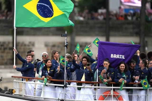 Time Brasil se apresenta na abertura das Olimpíadas de Paris 2024