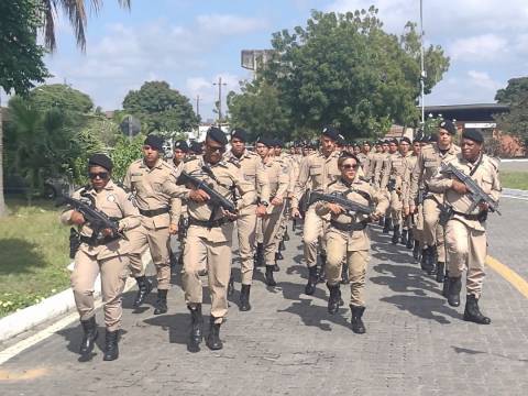 Alunos do 1º BEIC voltam a participar do desfile cívico pelo 7 de Setembro em Feira