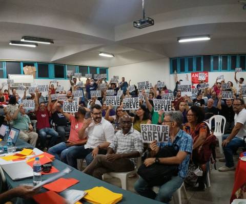 Universidades Estaduais da Bahia aprovam em Estado de Greve