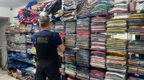 Receita apreende 115 volumes de roupas falsificadas em Salvador