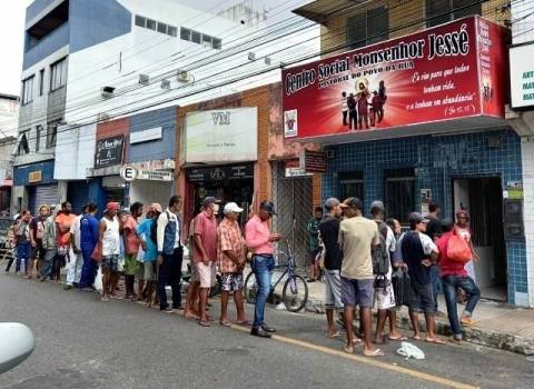 Arquidiocese repudia assassinatos de moradores de rua em Feira de Santana