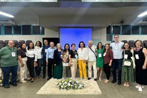 Secretária de Educação é homenageada por professores e estudantes da UEFS