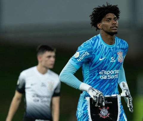 Bahia se prepara para mudanças no gol e considera Hugo Souza como possível reforço