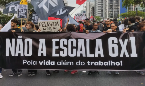 Manifestantes vão às ruas no Brasil pelo fim da escala de trabalho 6x1