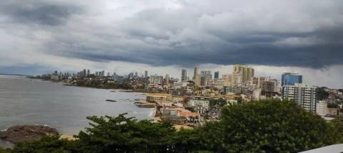 Fim de Semana será de nebulosidade e chuvas em parte da Bahia