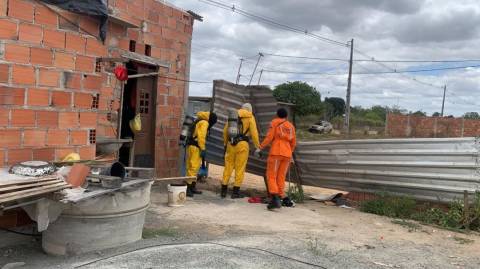 Homem de 44 anos é encontrado morto em buraco na Estrada da Pedra Ferrada, em Feira de Santana