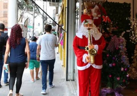 Inflação do Natal sobe para 4,48% em 2024 e impacta ceia e presentes