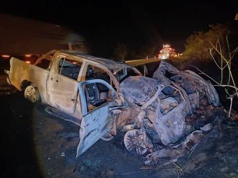 Acidente entre caminhonete e carro deixa 2 mortos e 2 feridos