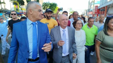 Prefeito José Ronaldo e vice Pablo Roberto tomam posse na Câmara de Vereadores