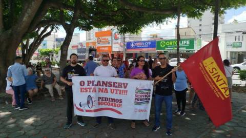 Usuários do Planserv protestam contra recusas no atendimento em hospitais e clínicas de Feira de Santana