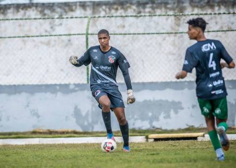 Lucas Silva, goleiro do Feirense, mira destaque no Baiano Sub-20