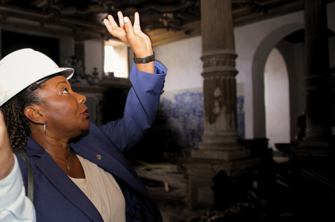 Ministra da Cultura visita Igreja de São Francisco de Assis e anuncia obras emergenciais