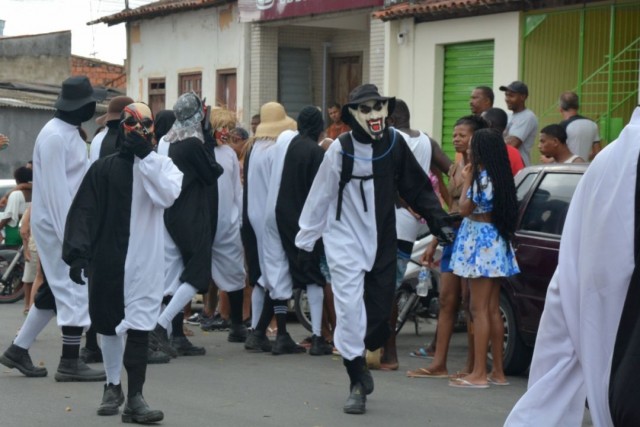 Lavagem de Humildes animou as ruas do distrito neste domingo