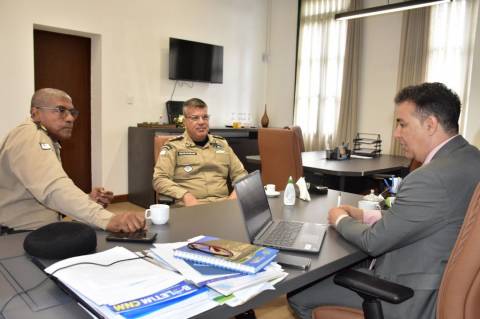 Comandante da Polícia Militar visita o presidente da Câmara