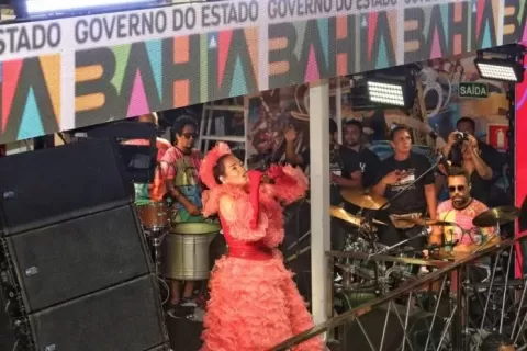 Carnaval da Bahia 2025 começa com homenagens ao axé e ao trio elétrico