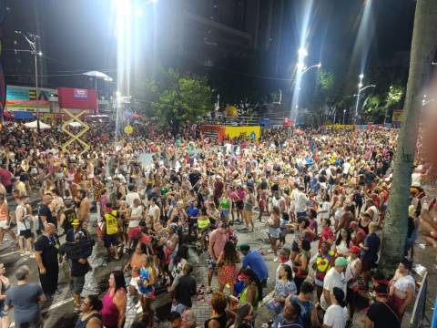 Carnaval da Bahia 2025 começa celebrando 40 anos do axé e 75 anos do trio elétrico