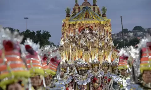 Oito escolas fecham Série Ouro no Sambódromo do Rio