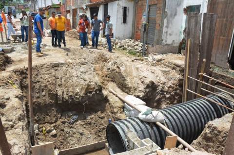 SOMA realiza desvio de macrodrenagem no bairro Gabriela para evitar alagamentos