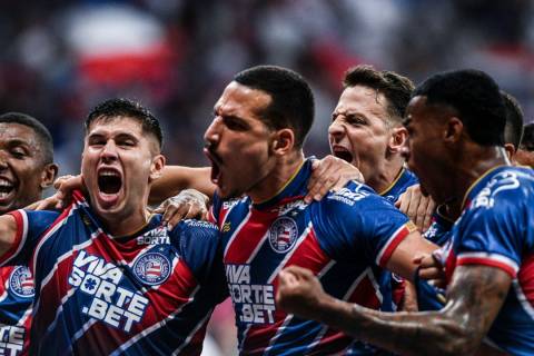 Bahia domina Vitória e sai na frente na final do Baianão