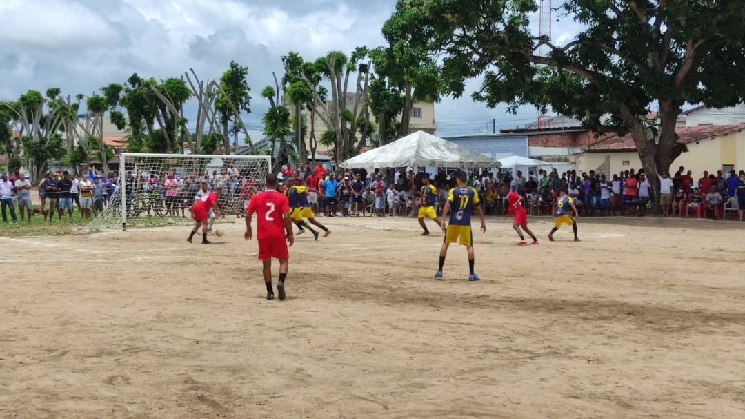 Na partida principal o atual campeão Ideal/Ypiranga (vermelho) encara o Sete FC | Foto Sidnei Campos FE